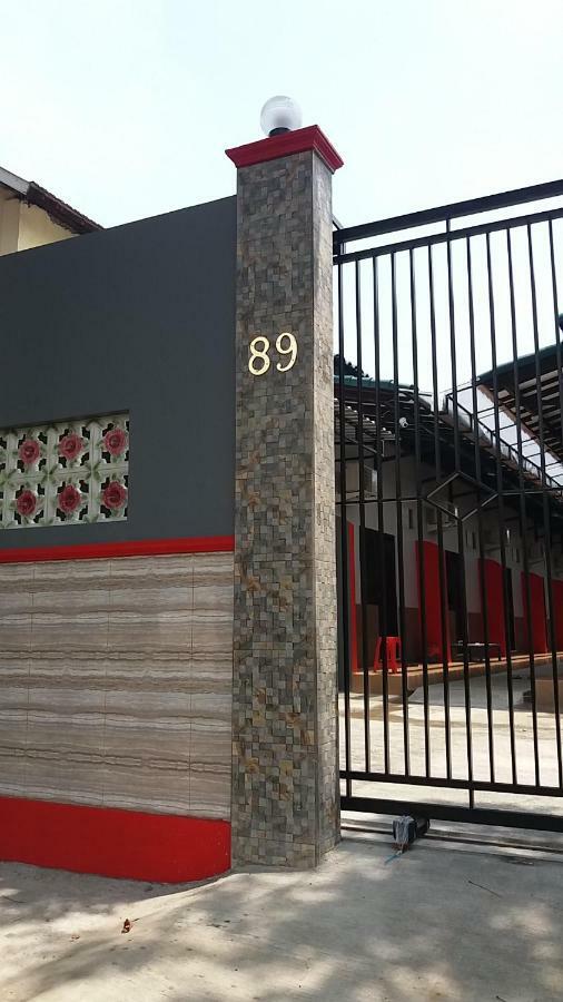 Homestay Dan Kost 78 Джепара Екстериор снимка