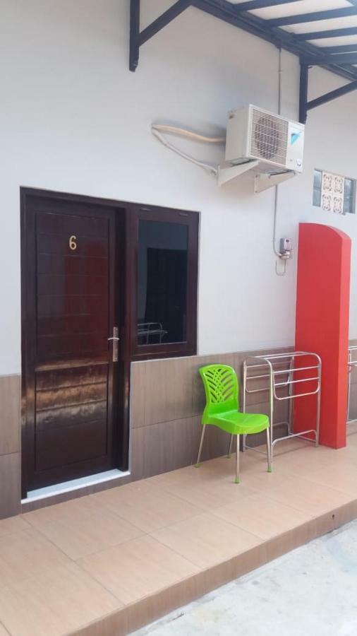 Homestay Dan Kost 78 Джепара Екстериор снимка